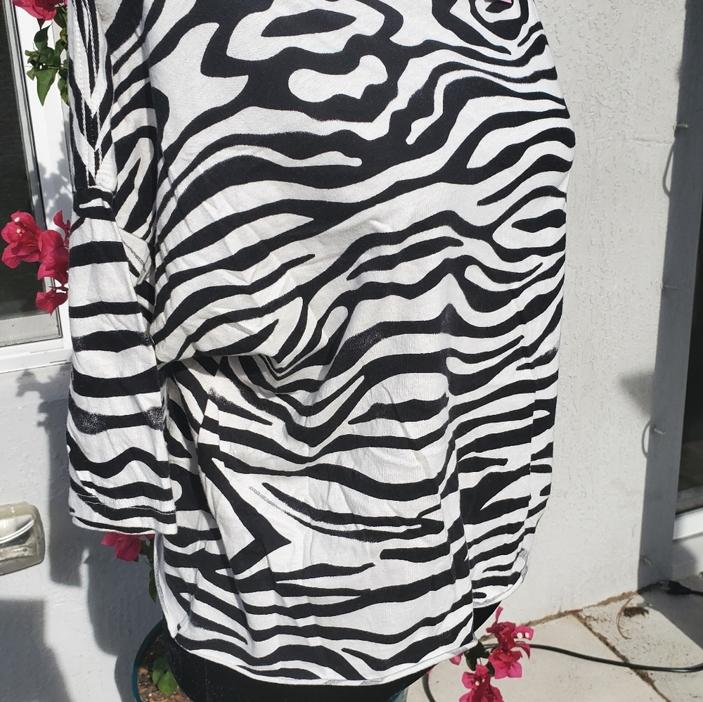 Grayson Threads Zebra Crop Top - Picture 7 of 9